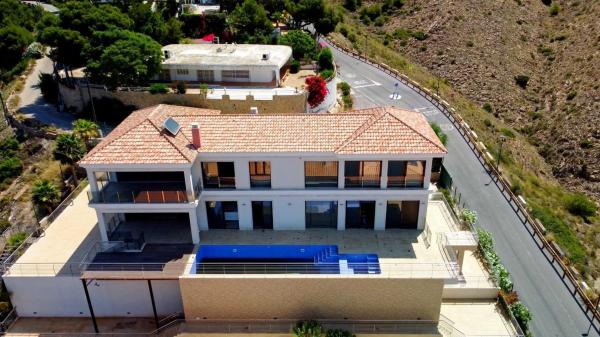 Chalet independiente en venta en Avenida de Tokio, 19, Benidorm
photo 1