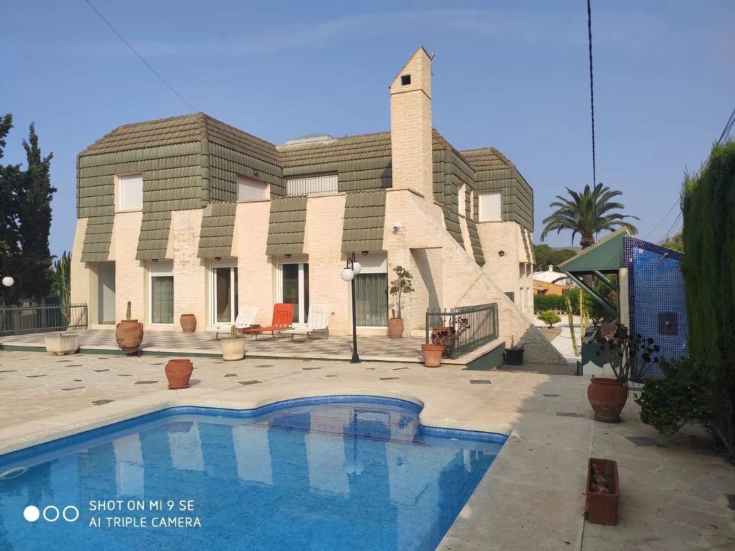 Sale of independent chalet in Barrio Zona Sierra Helada, Benidorm
 photo 4