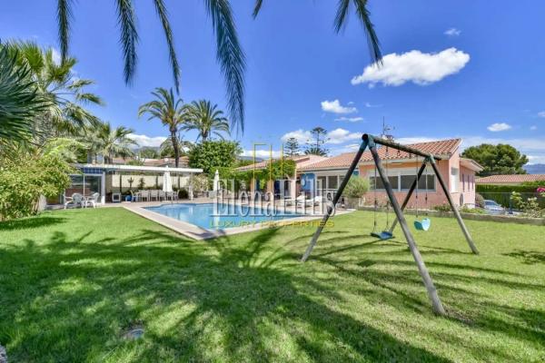 Independent chalet for sale in Camino Azagador de Soria, Benidorm
 photo 1