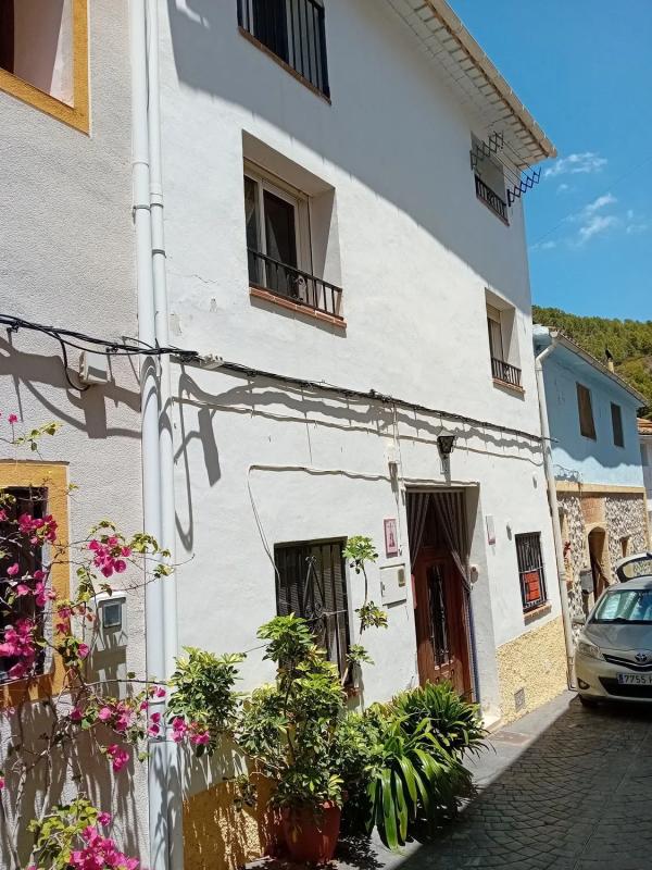 Properties for sale and rent in Spain photo 2