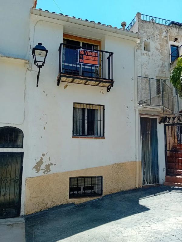 Properties for sale and rent in Spain photo 3