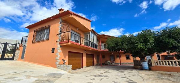 Chalet wolnostojący na sprzedaż w Callosa d'En Sarria, Callosa d'En Sarria photo 1