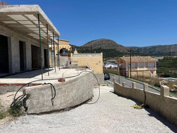 Chalet independiente en venta en Callosa d'En Sarria, Callosa d''En Sarria
thumbnail 1