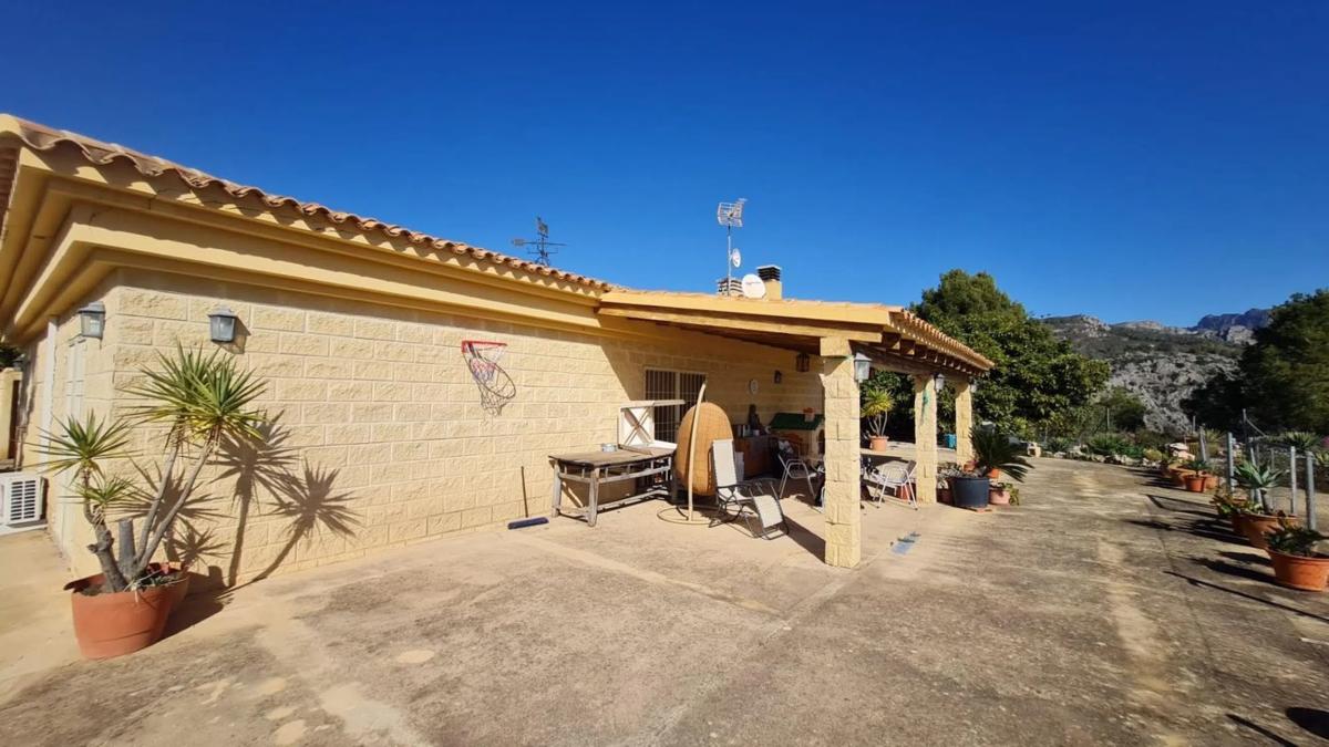 Продажа отдельного шале в  Callosa d'En Sarria, Каллоса д'Эн-Саррия photo 3