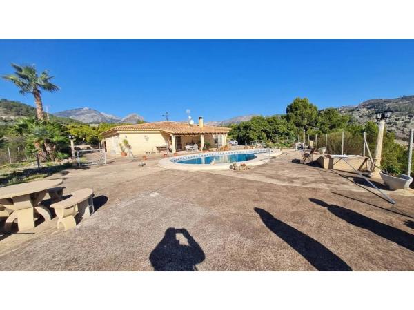 Chalet independiente en venta en Partida Mirantbo, 44, Callosa d''En Sarria
 photo 1