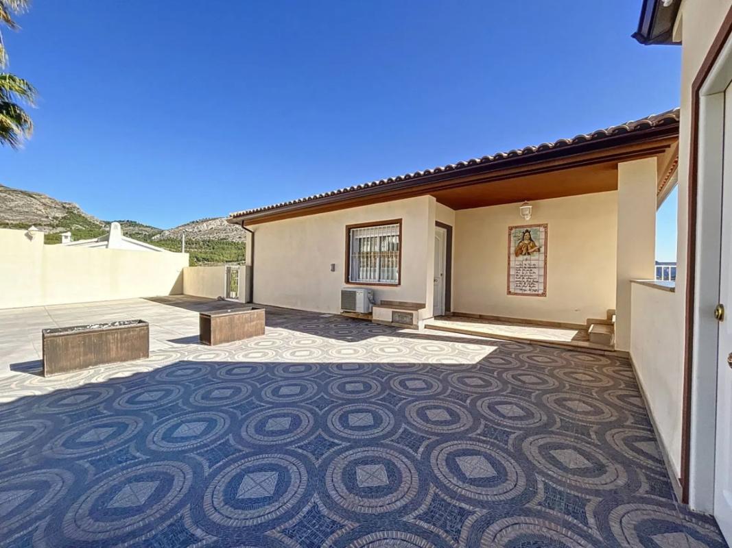 Venta de chalet independiente en Urbanización la Almedia, Callosa d''En Sarria
 photo 2