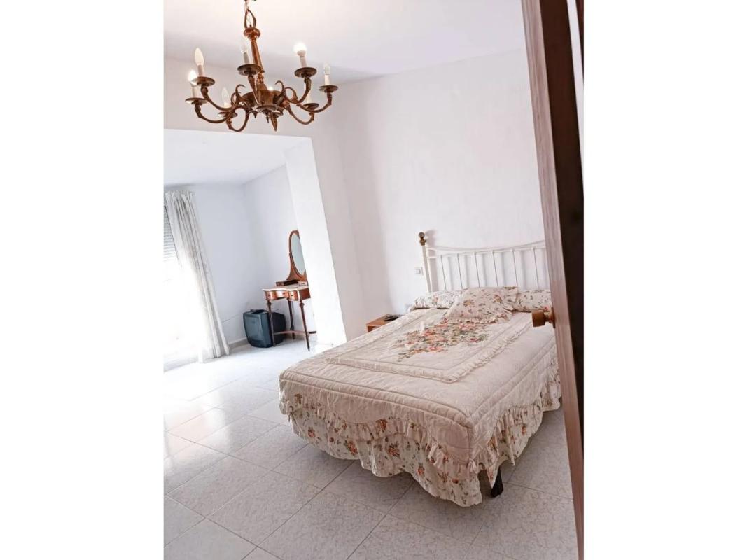 Продажа отдельного шале в Calle Major, Конфридес photo 3
