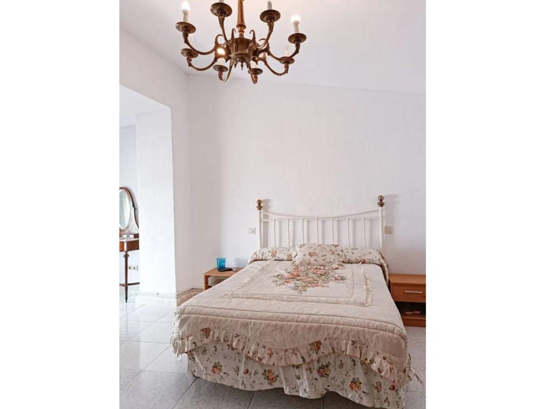 Продажа отдельного шале в Calle Major, Конфридес photo 4