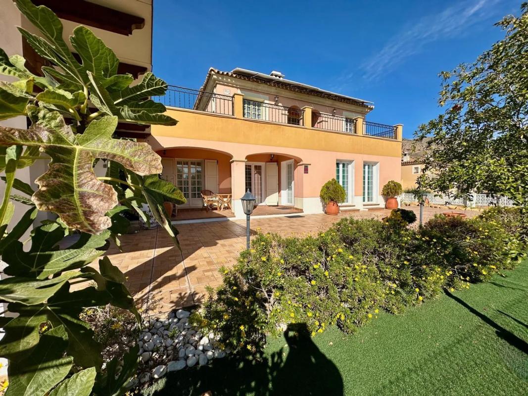 Sale of independent chalet in Calle Isla Ibiza, 28, Finestrat
photo 1