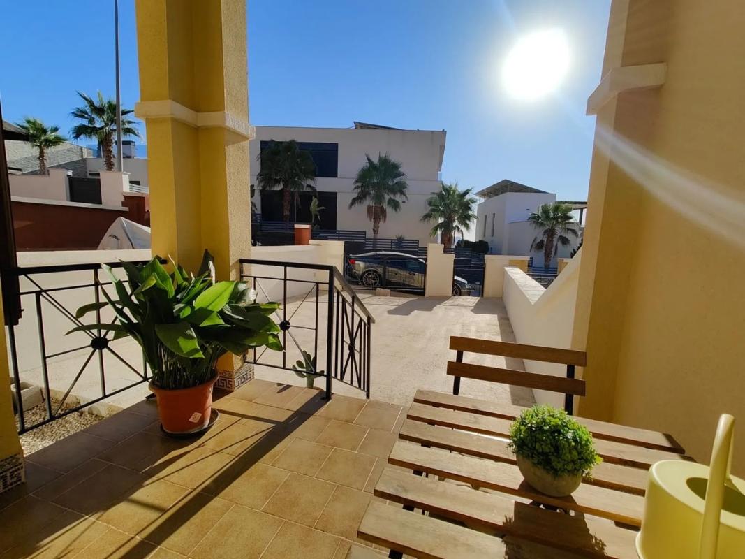 Venta de chalet adosado en Av Barcelona , Finestrat photo 2