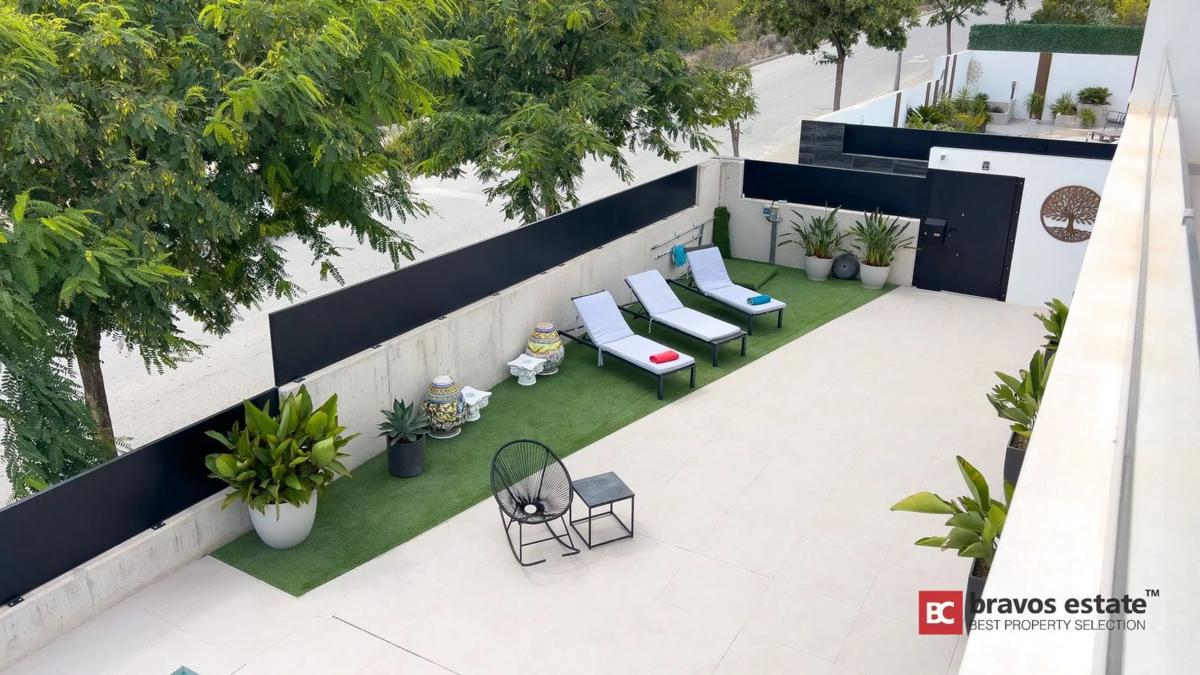 Sale of independent chalet in Calle de Xile, Finestrat
 photo 5