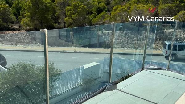 Independent chalet for sale in Golf Bahía, Finestrat
thumbnail 2