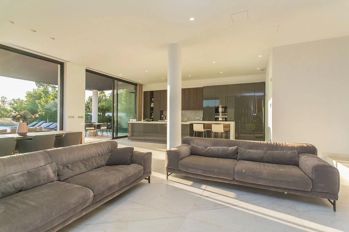 Sale of independent chalet in Calle París s/n, Finestrat
photo 1