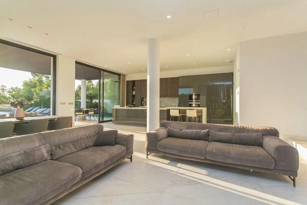 Chalet independiente en venta en Calle París s/n, Finestrat
photo 1