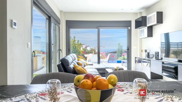 Chalet wolnostojący na sprzedaż w  Calle Toledo, Finestrat photo 1