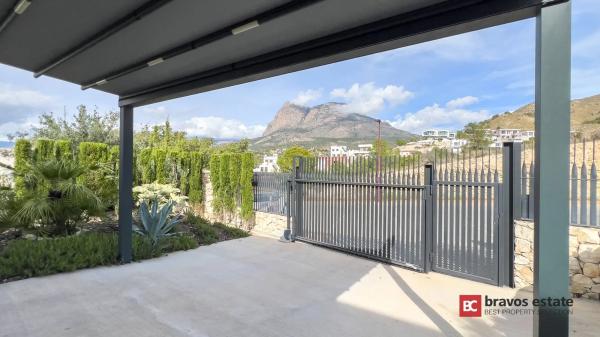 Chalet independiente en venta en Plaza Alfarella. Sector 13, Finestrat
 photo 2