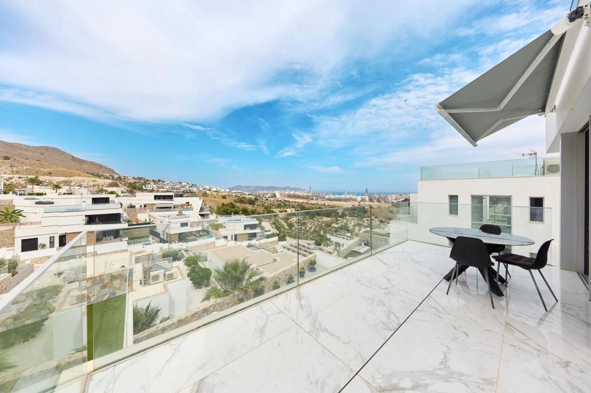 Sale of independent chalet in Balcón de Finestrat-Terra Marina, Finestrat
 photo 3