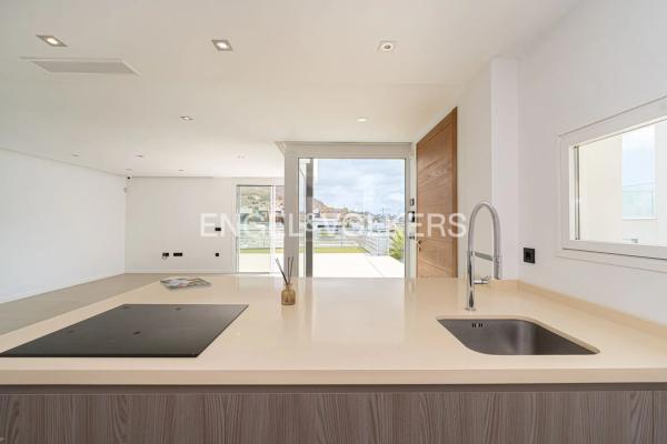 Chalet wolnostojący na sprzedaż w  Calle Cáceres, Finestrat photo 1