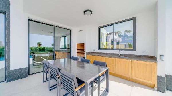 Chalet independiente en venta en Calle Roma, Finestrat
thumbnail 1