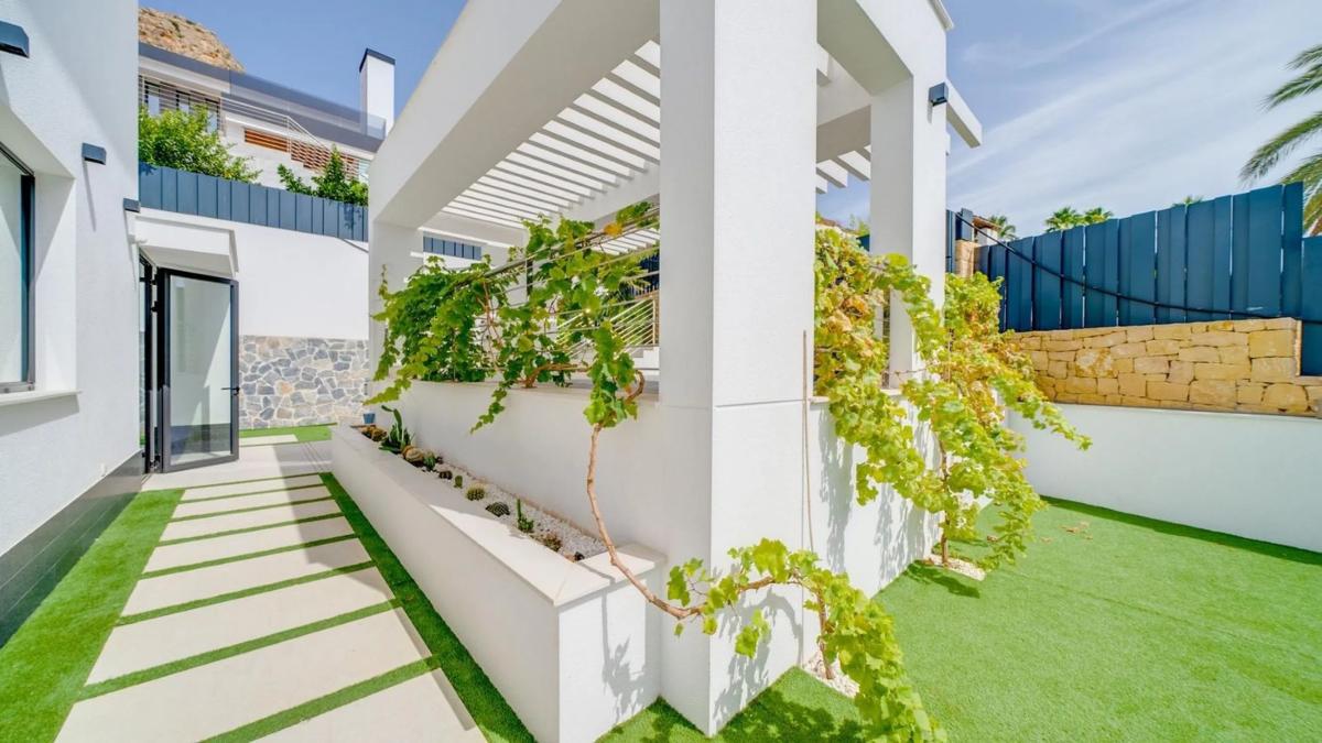 Sale of independent chalet in Calle Roma, Finestrat
 photo 5