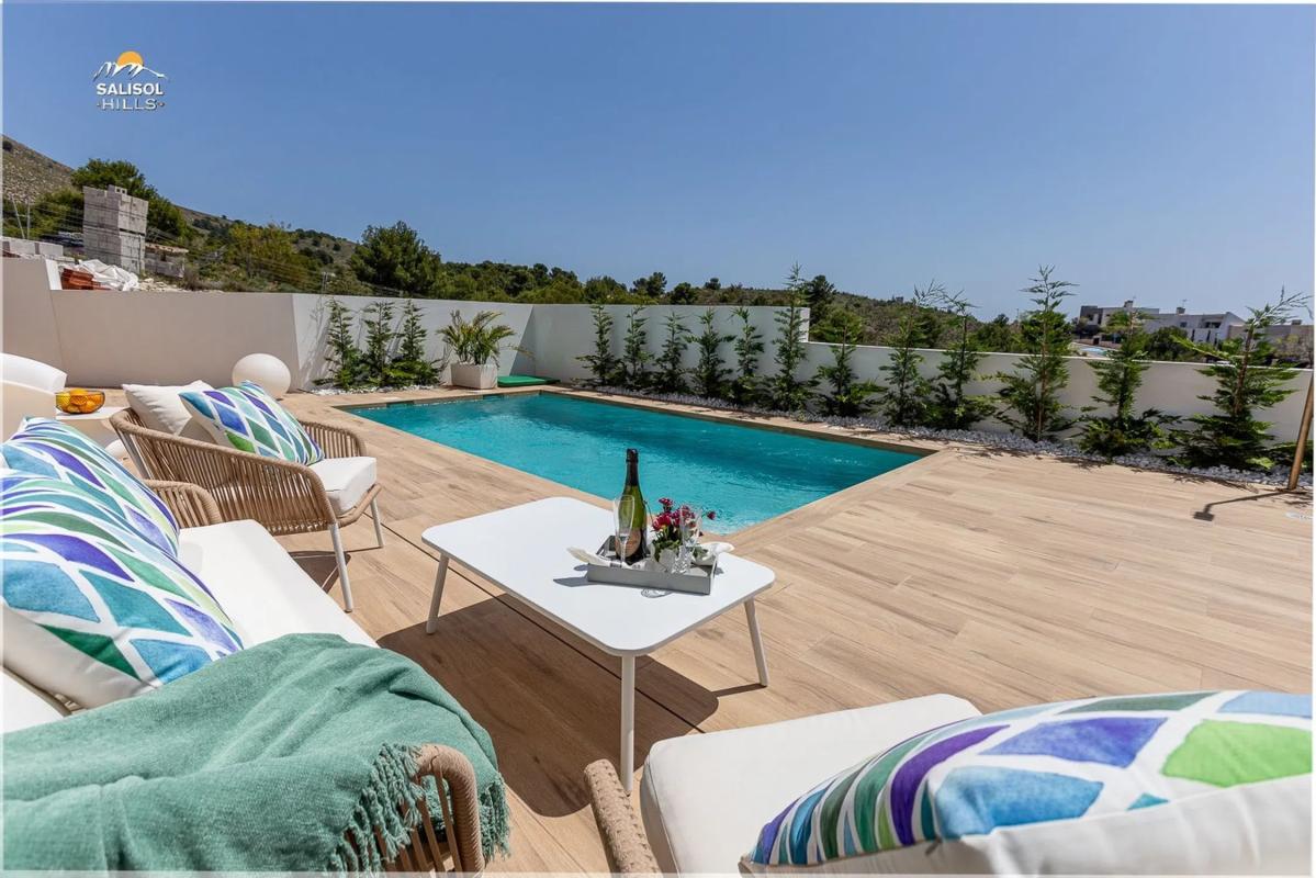 Sale of independent chalet in Calle Rey Alfonso XII s/n, Finestrat
photo 3