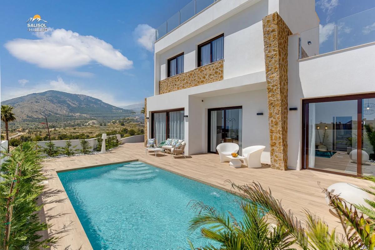 Sale of independent chalet in Calle Rey Alfonso XII s/n, Finestrat
photo 4