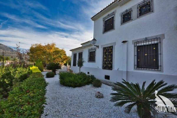 Chalet independiente en venta en Guadalest, Guadalest
 photo 1