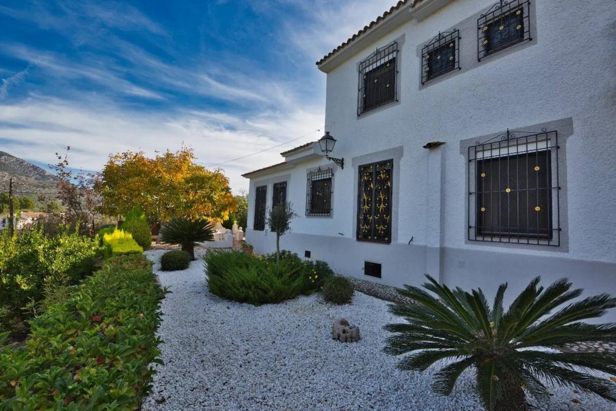 Sale of independent chalet in Guadalest, Guadalest
photo 1