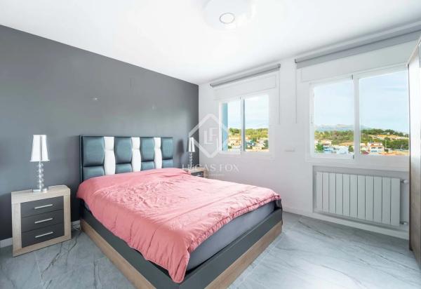 Independent chalet for sale in Calle Vall de Gallinera, La Nucia
photo 1