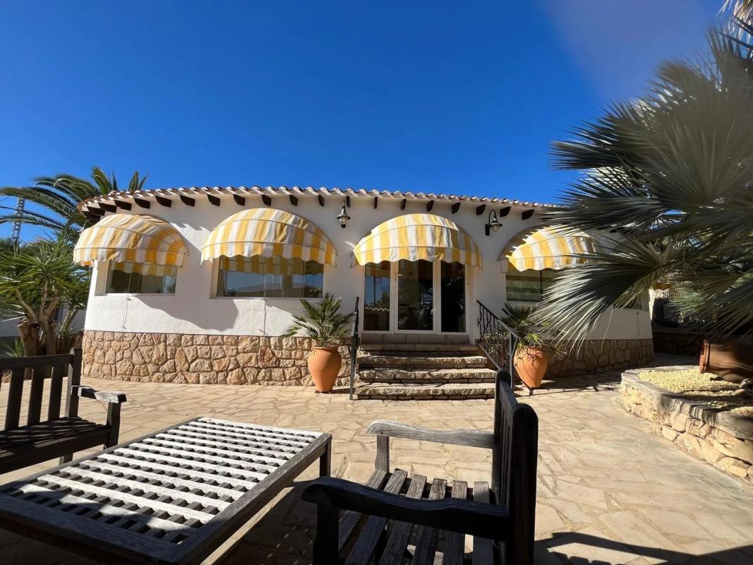 Sale of independent chalet in Calle Vall de Beneixama, 11 C, La Nucia
 photo 4