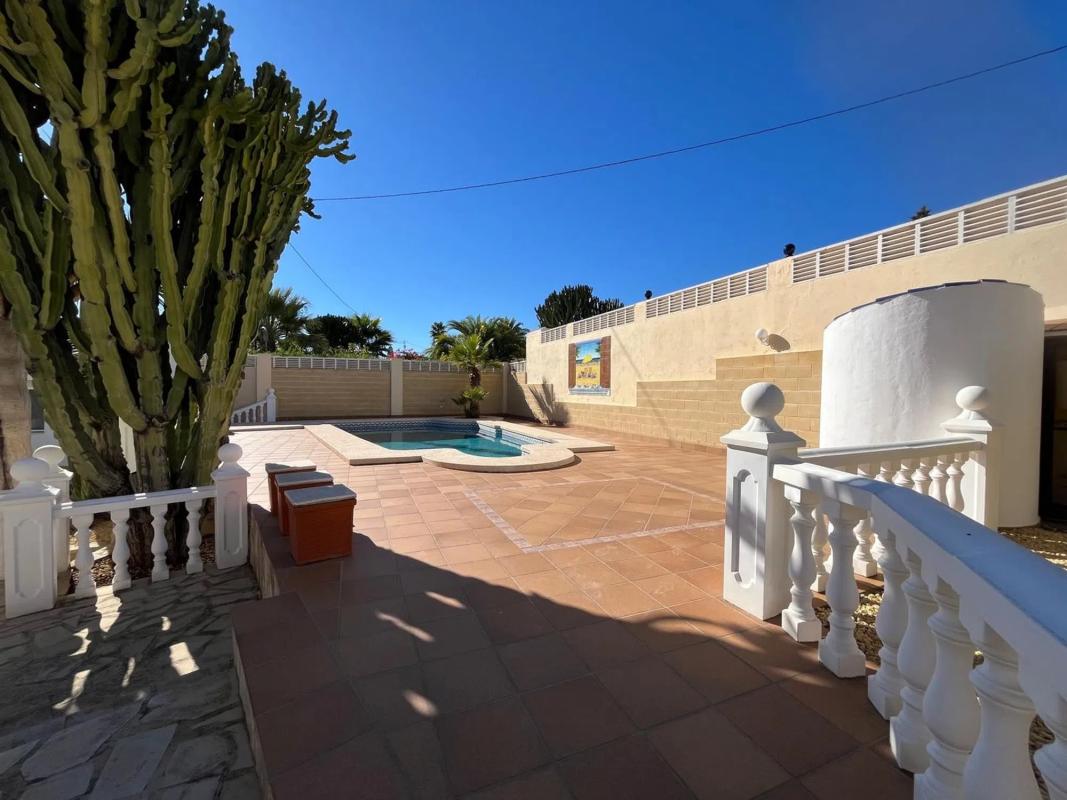 Sale of independent chalet in Calle Vall de Beneixama, 11 C, La Nucia
 photo 5