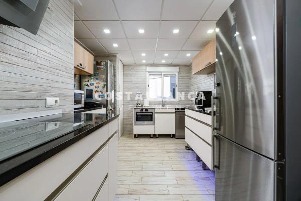 Independent chalet for sale in Calle Serra del Cabeçó d'Or, La Nucia
 photo 4