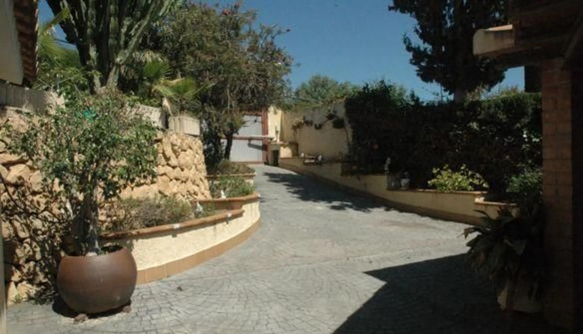 Sale of independent chalet in Calle Viena, La Nucia
 photo 4