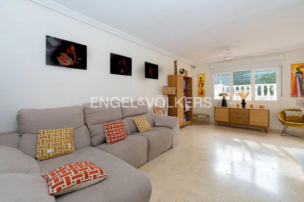 Independent chalet for sale in Calle de la fontfreda, La Nucia
photo 1