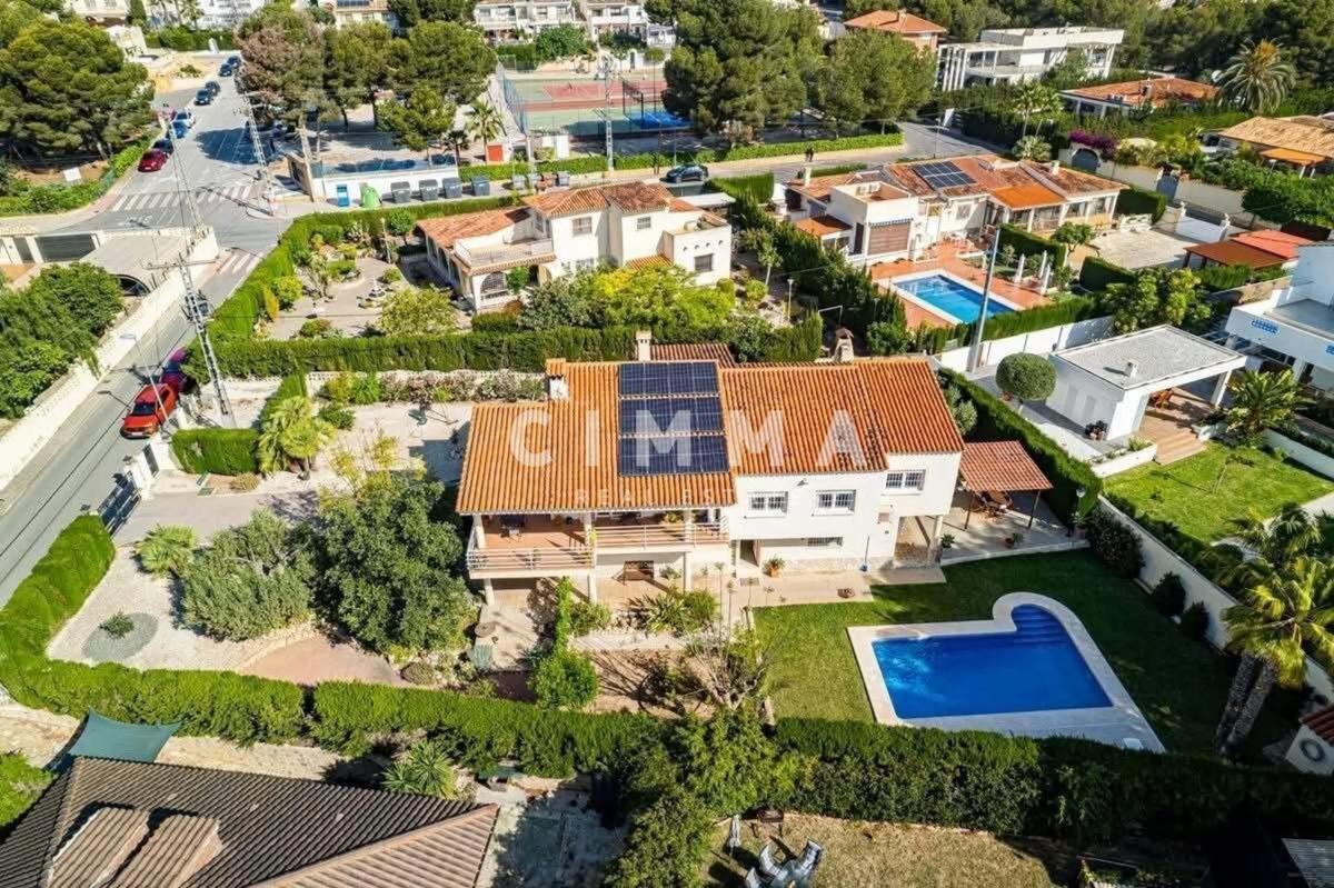 Venta de chalet independiente en Varadero, La Nucia
photo 2