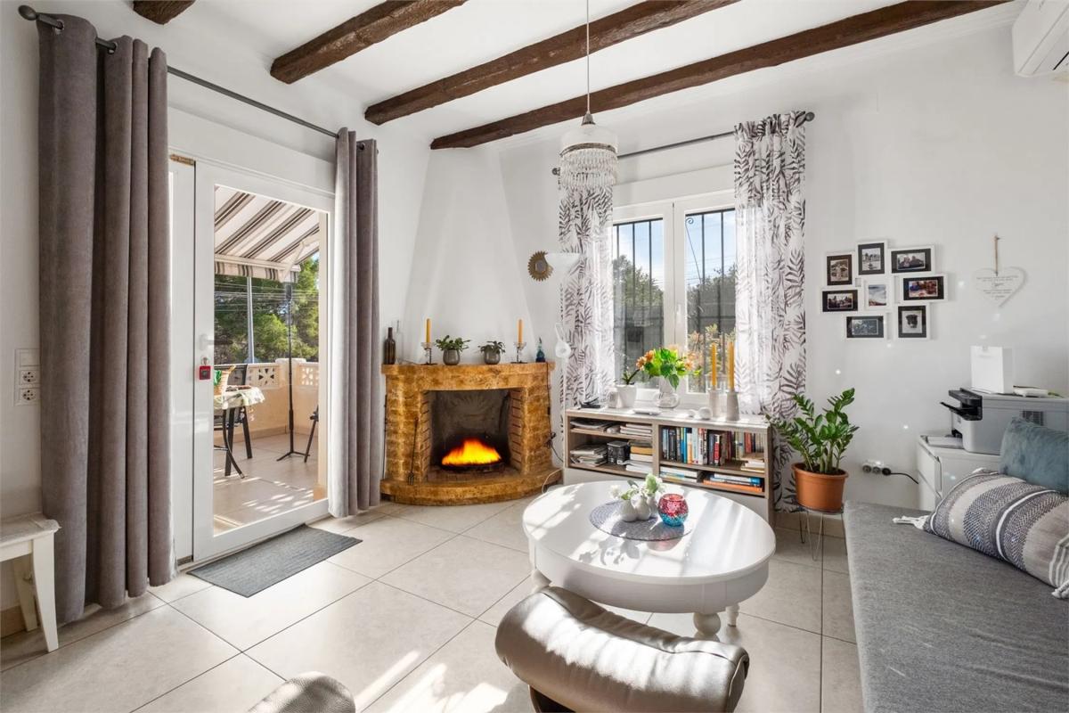 Sale of independent chalet in Calle Varsovia, La Nucia
photo 2