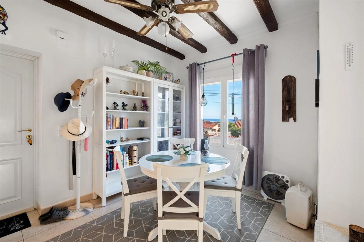 Sale of independent chalet in Calle Varsovia, La Nucia
photo 4