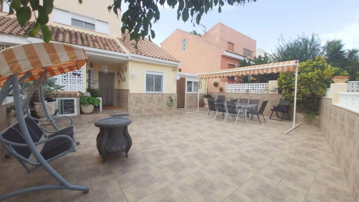Продажа отдельного шале в Barranco Hondo, Ла Нусия photo 2