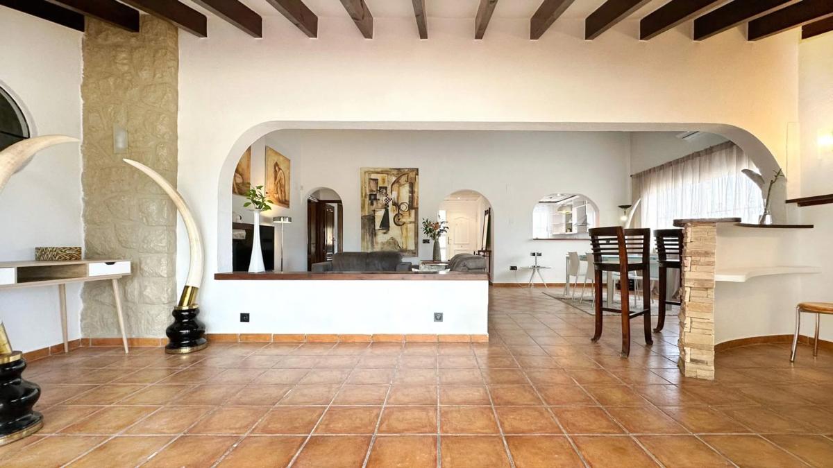 Sale of independent chalet in Calle Pagell, La Nucia
photo 3