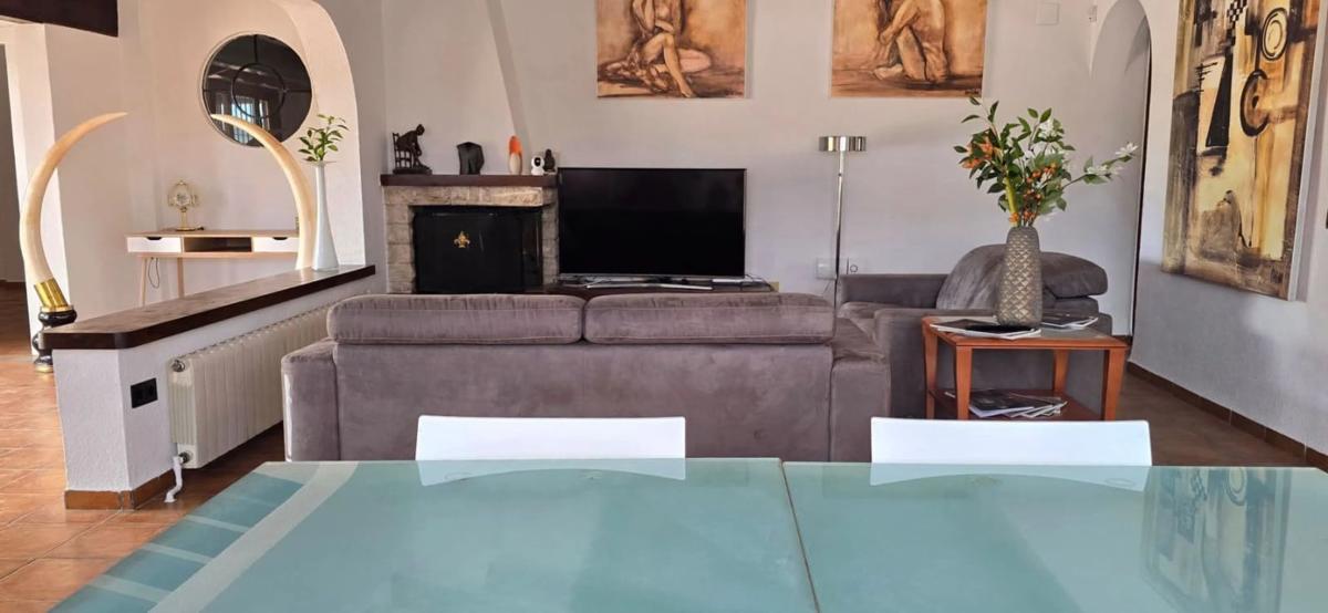 Sale of independent chalet in Barranco Hondo, La Nucia
 photo 4