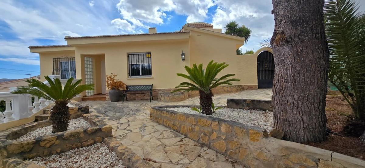 Sale of independent chalet in Barranco Hondo, La Nucia
 photo 5