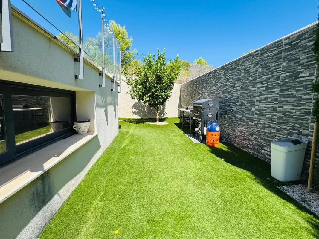 Sale of independent chalet in Calle Serra del Cabeçó d'Or s/n, La Nucia
photo 4