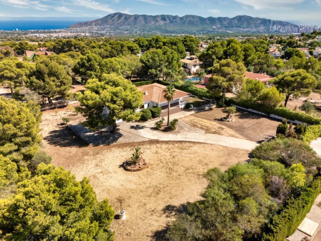 Sale of independent chalet in Coloma, La Nucia
photo 2