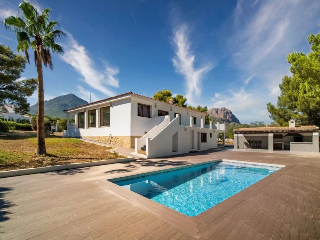 Sale of independent chalet in Coloma, La Nucia
photo 3