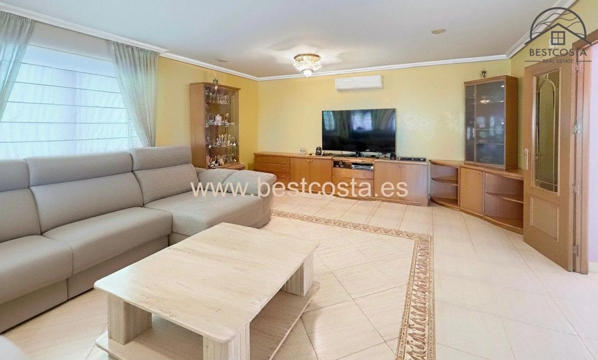 Продажа отдельного шале в Calle Gregal, Ла Нусия photo 4