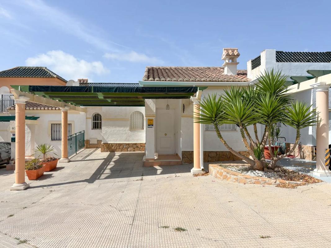 Venta de chalet adosado en Calle Mautx , La Nucia photo 2