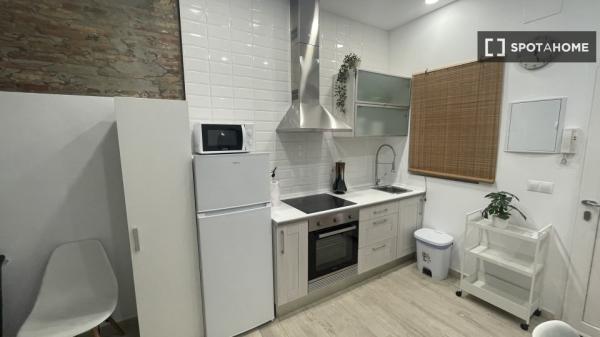 Apartment for rent in C/ de Josep Benlliure , Valencia photo 1