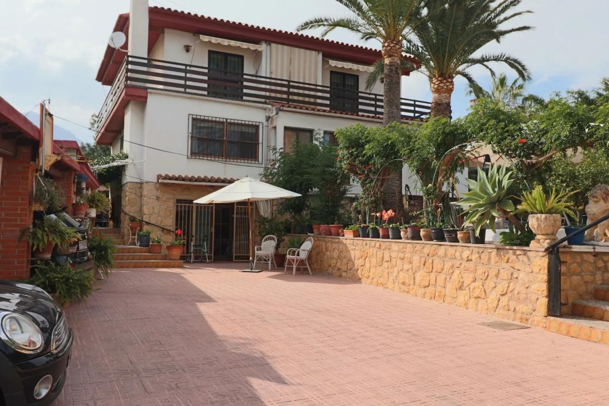 Sale of independent chalet in Coloma, La Nucia
photo 1
