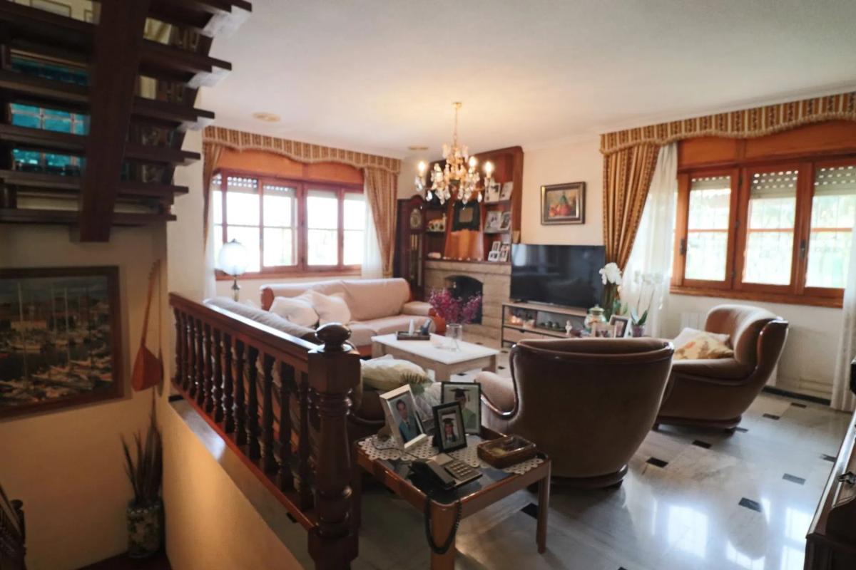 Sale of independent chalet in Coloma, La Nucia
photo 2