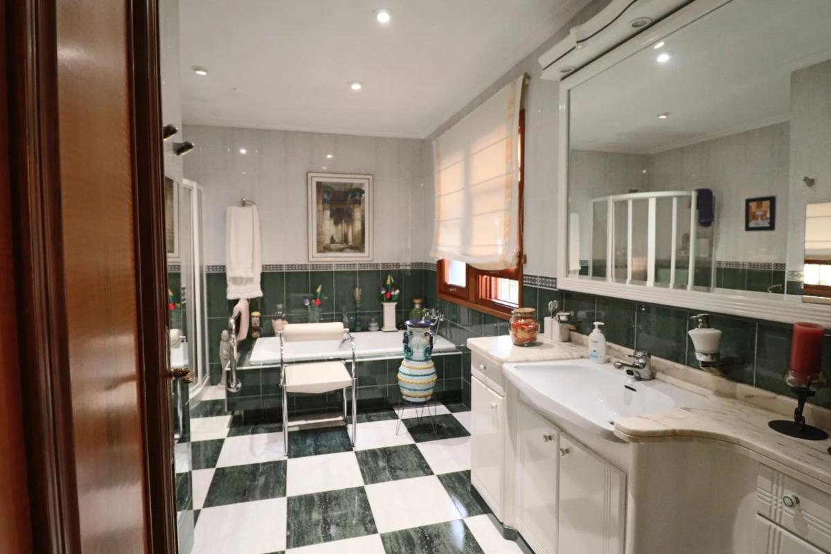 Sale of independent chalet in Coloma, La Nucia
photo 3